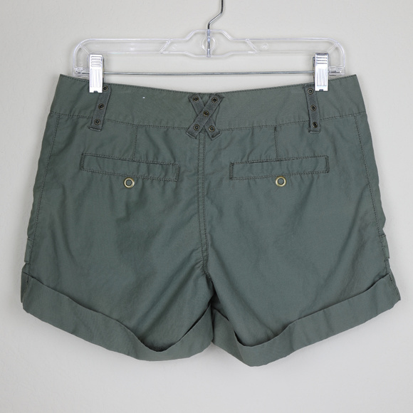 2/$7 ♦️Tommy Hilfiger Cuffed Shorts - Picture 2 of 4